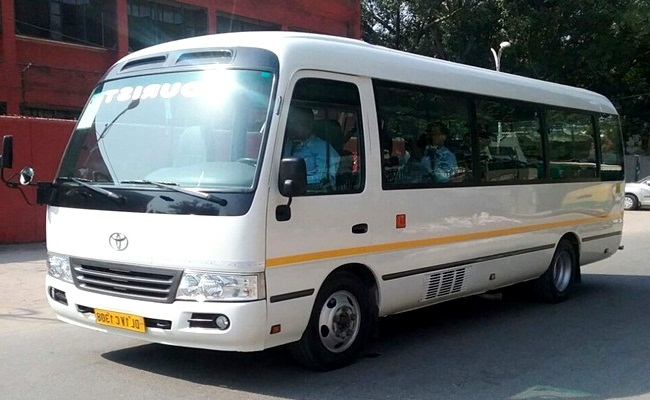17 Seater Toyota Bus